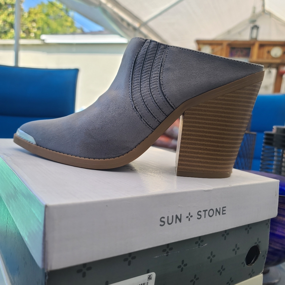 Sun + Stone Womens Deyzaa Metallic Pointed Toe Mules grey Mc 11 M
